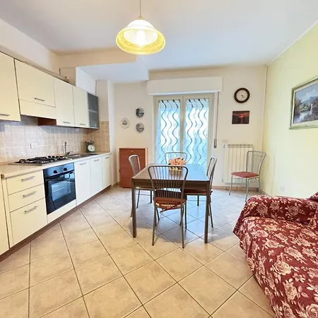 Apartment Iris 1 -